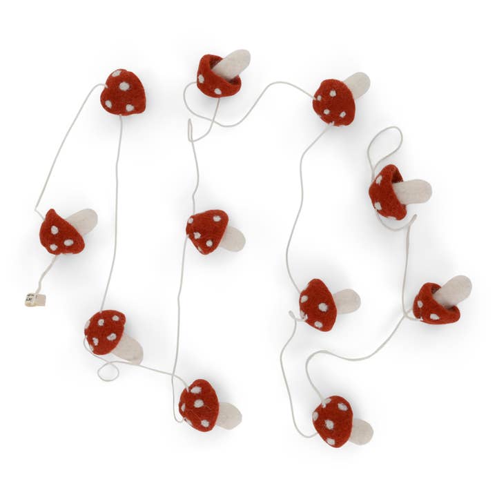 Garland w/Rusty Red Mushrooms for wholesale by Gry and Sif