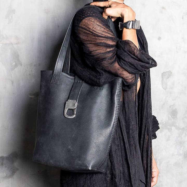 Boss Bag Black Leather Shoulder Bag for wholesale by JUNGLE TRIBE