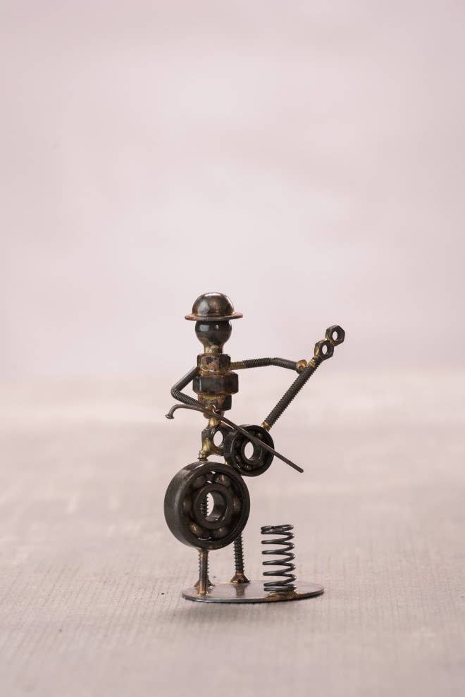 Spectrum Home Fashions, Inc. - Wholesale Decorative Figurine - Handmade Scrap Metal Cello Player Figurine – Rustic Recycled