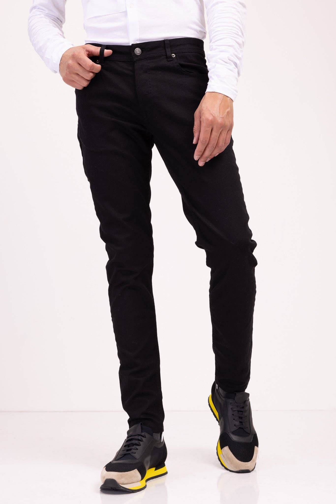 Men's Slim Cut Everyday Denim Jeans - Black for wholesale on Faire0