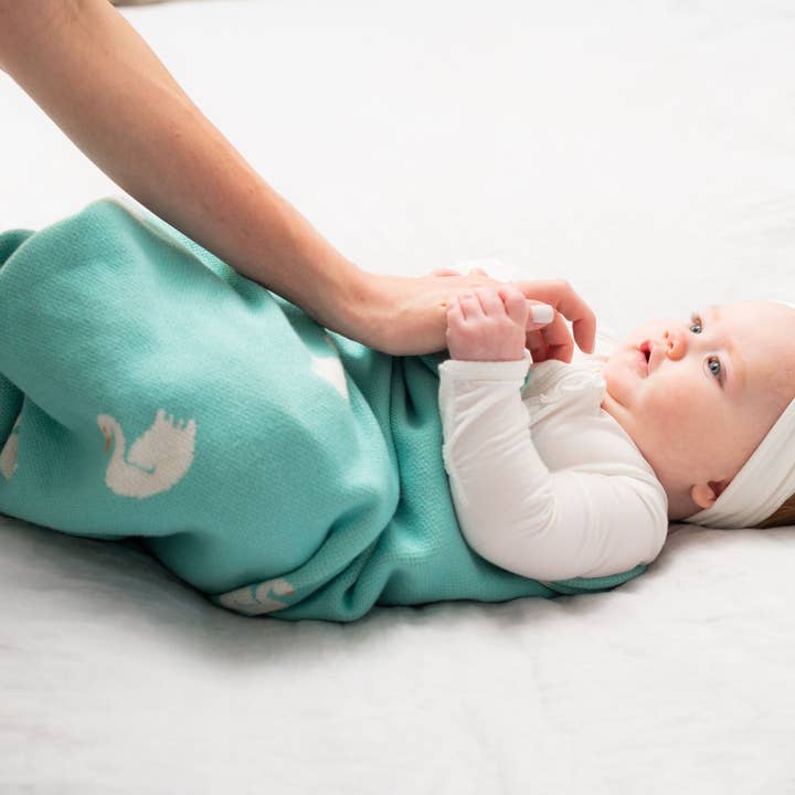 Darzzi – Engroshandel Sengetæppe - Børn og baby – Swan Bomuld Strik Baby Blanket2