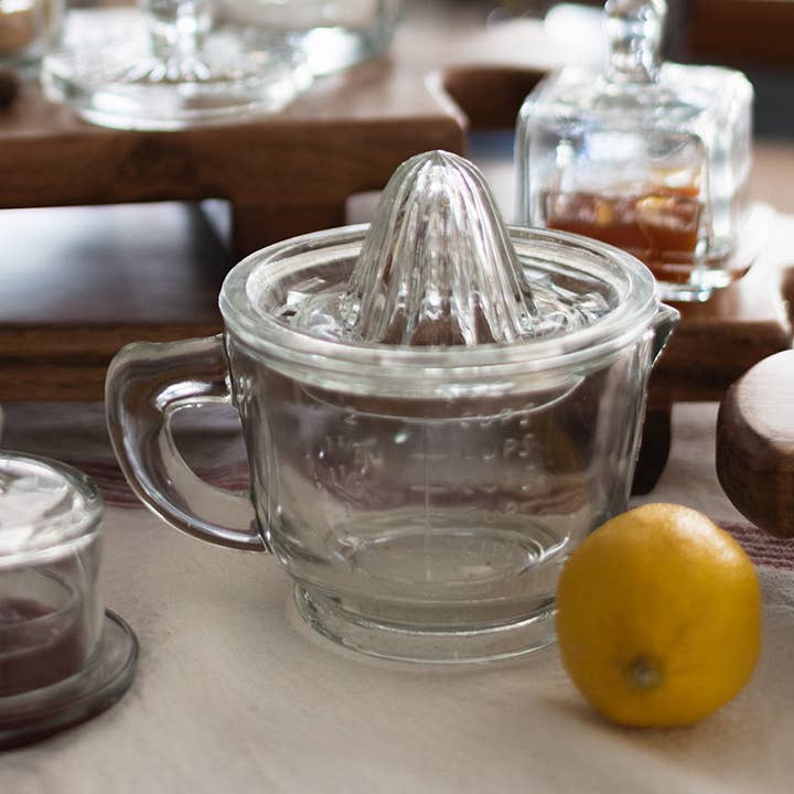 etúHOME - Wholesale Juicer - Bistro Glass Citrus Hand Press Juicer5