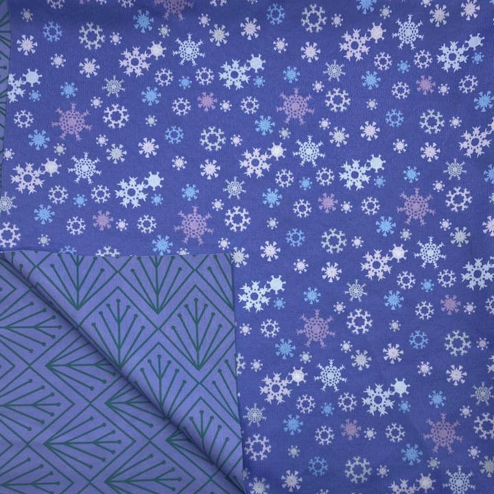 Snowi/Blue Pini Large Reversible 28" Wrap for wholesale by Shiki Wrap