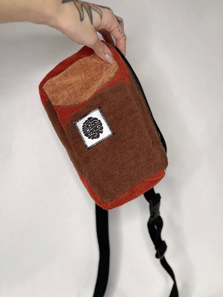 SAC BANANE MARRON 1 POCHE pour la vente par Jack Arden