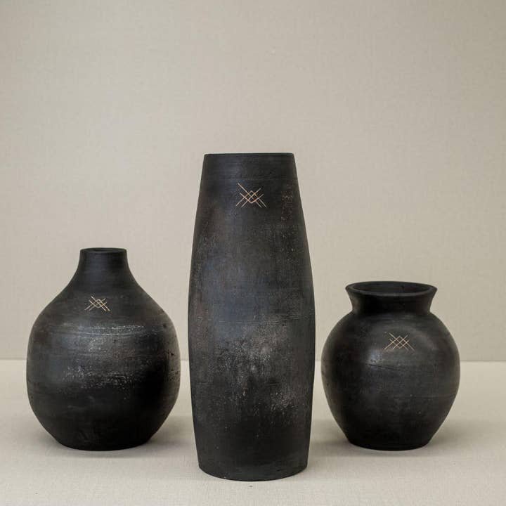 Gammel sort vase sæt med 3 for engroshandel hos The Meraki Lifestyle
