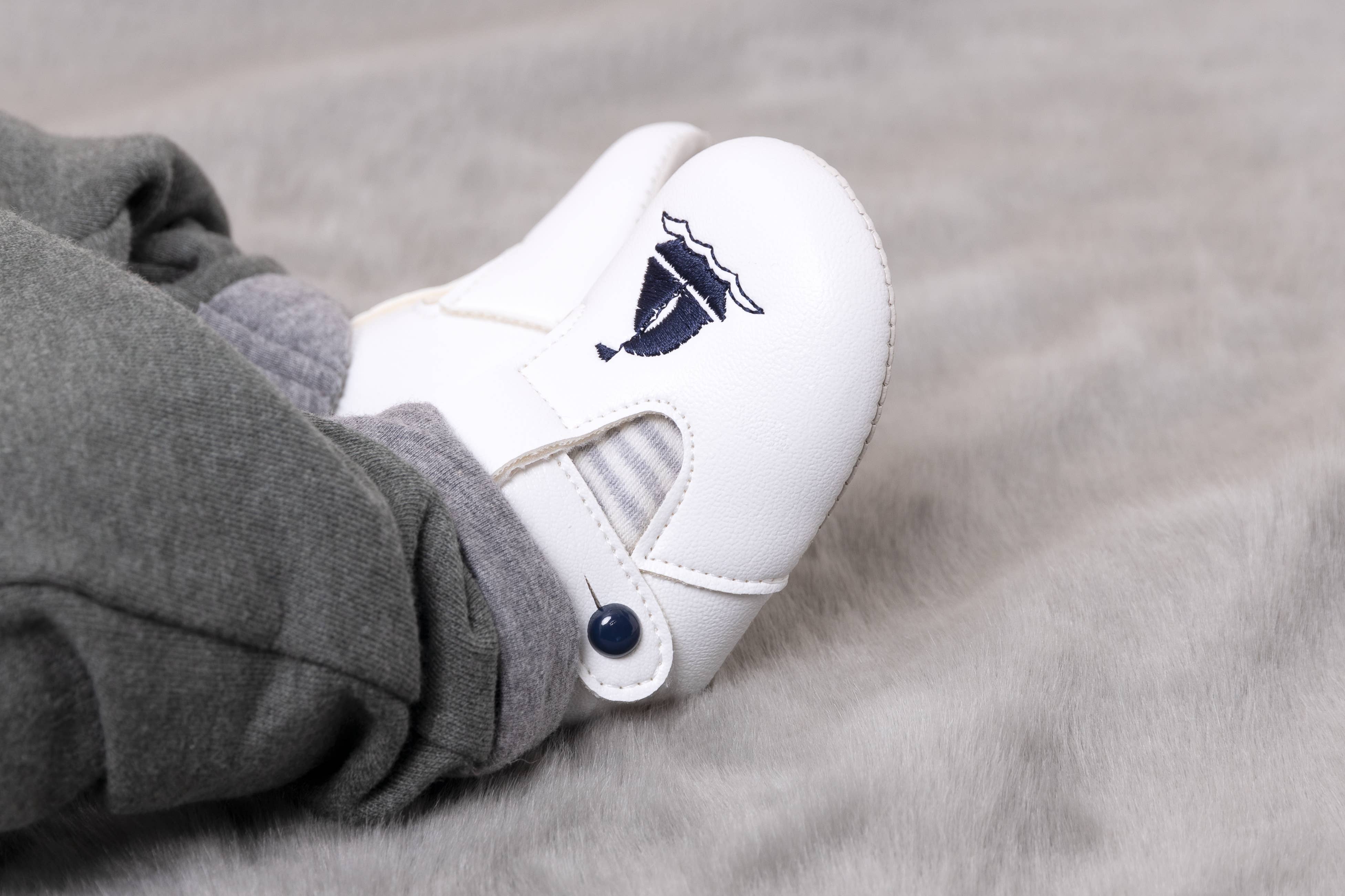 Early Days & Baypods – Engroshandel Vuggesko – til baby – B119 blød sål knap T-bar med Yacht broderi6