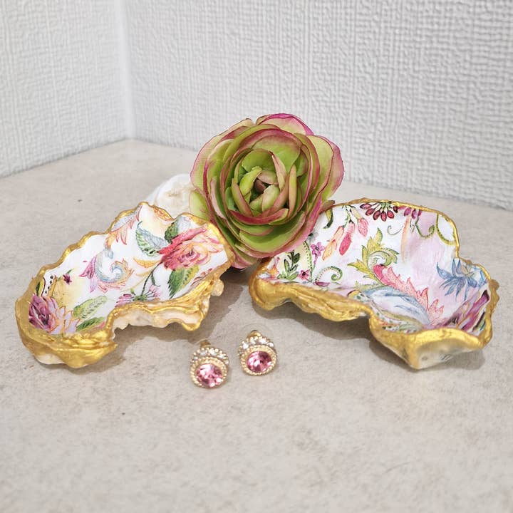 Lot de 2 nouveaux porte-plats en forme de coquille d'huître en forme de cachemire à motif floral rose pour la vente par Bee my Oyster