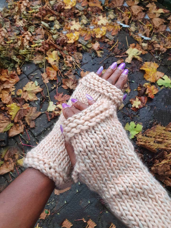 Gants sans doigts Finesse pour la vente par Jumpers & Jewels