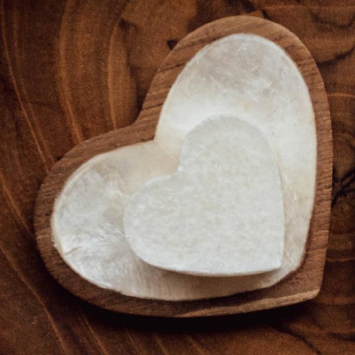 Schaaltje Hout + Capiz Hartje XS for wholesale by ByBazz