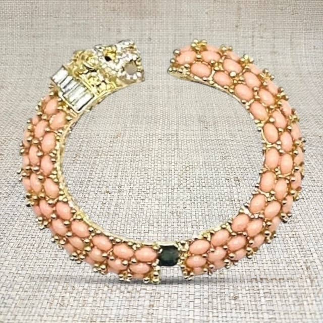 Bracelet articulé léopard perlé en rose pour la vente par Garland