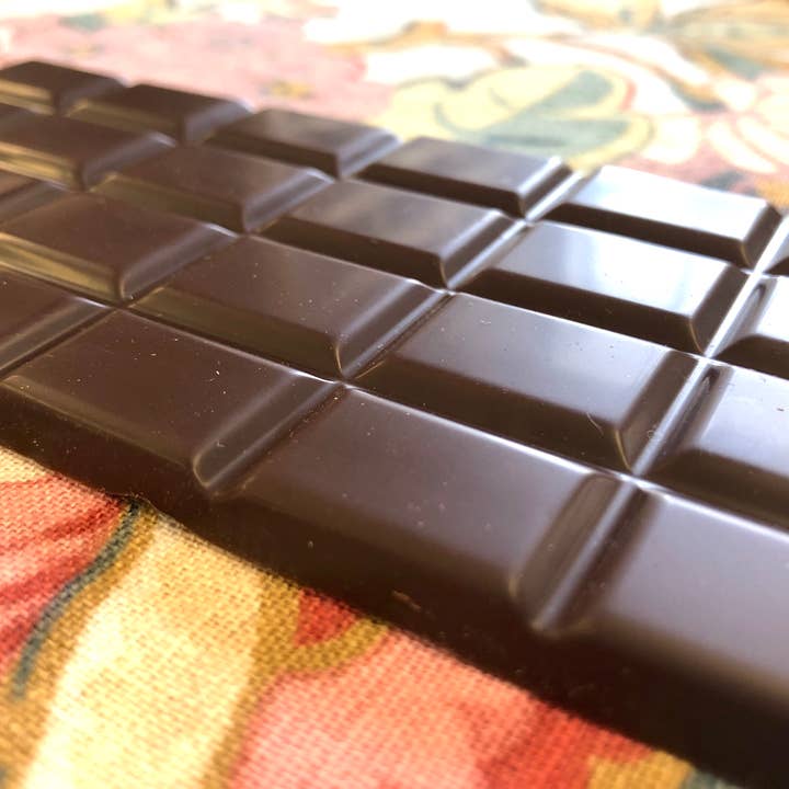 Farmhouse Chocolates - Wholesale Chocolate Bar - 71% Organic Chocolate Bar w/ Cacao Nibs & Alaskan Sea Salt8