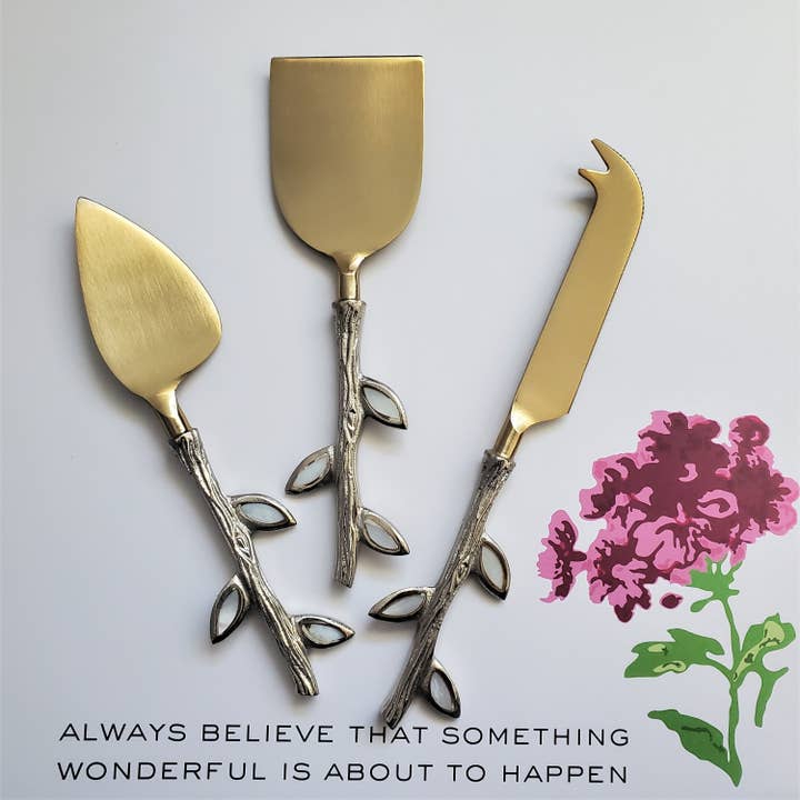 Gibb & Daan - Wholesale Cheese Spreader - Mother of Pearl Cheese Knife Set - Gold Finish - Gift Boxed