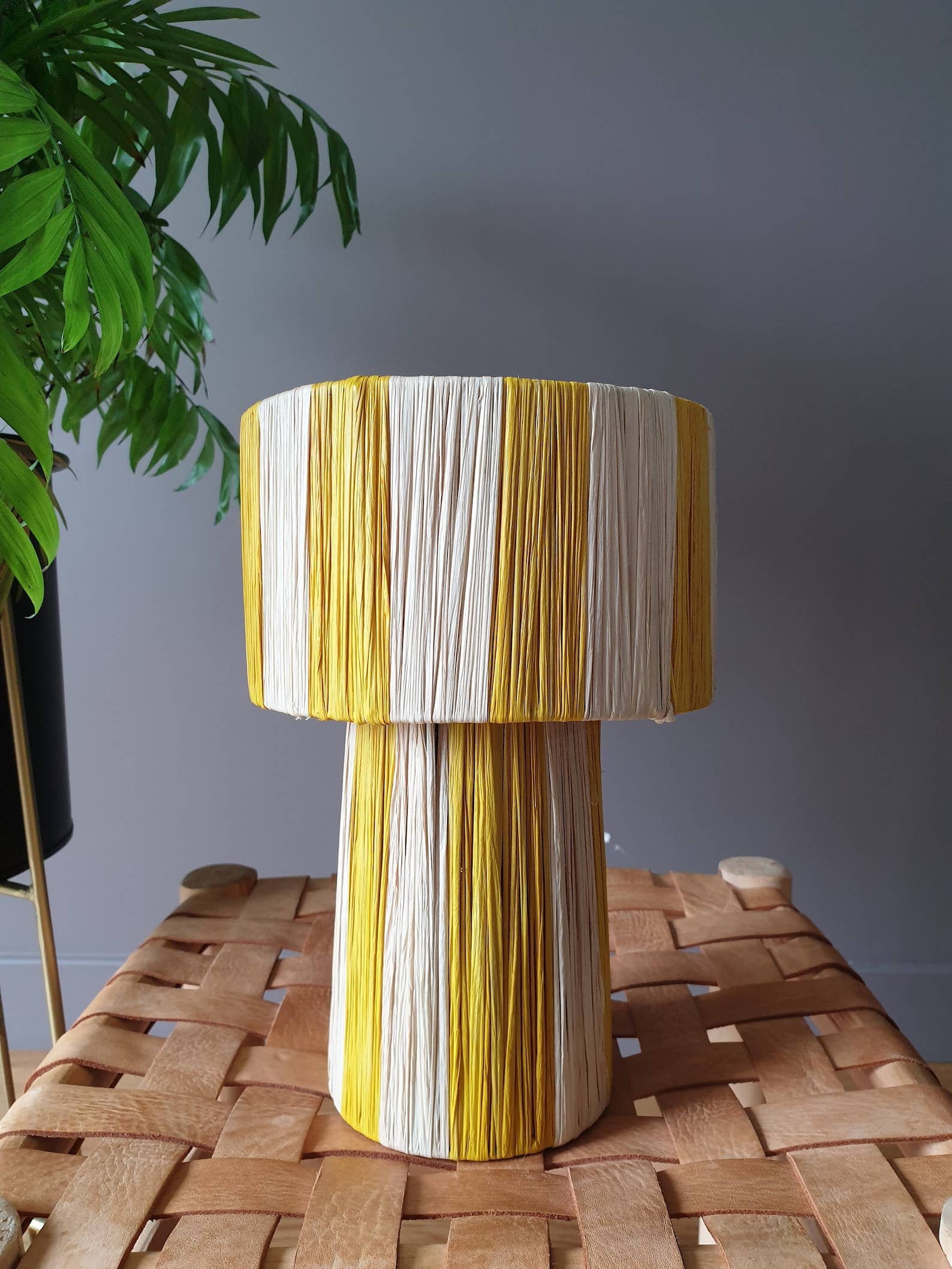 HandHappiness – wholesale Lampshade – Moroccan Raffia Table Lamp-Woven Raffia Table Lamp0