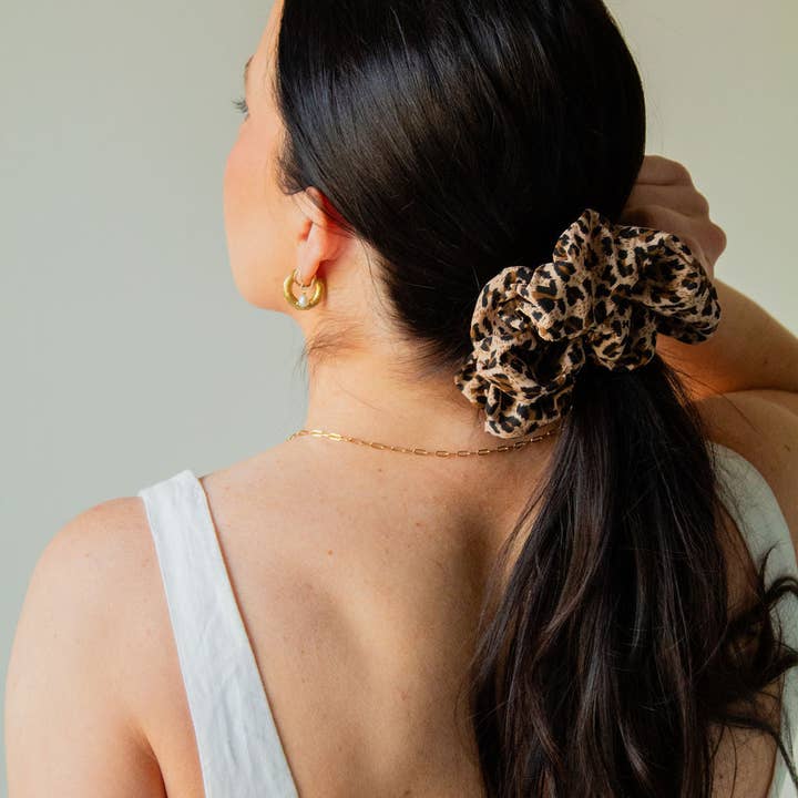 Shop Andi – wholesale Scrunchie - Women’s – Spotted Cheetah Jumbo Scrunchie0
