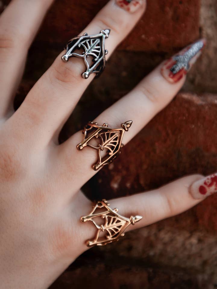 Anillo Sacred Arches para venta al por mayor de Lively Ghosts