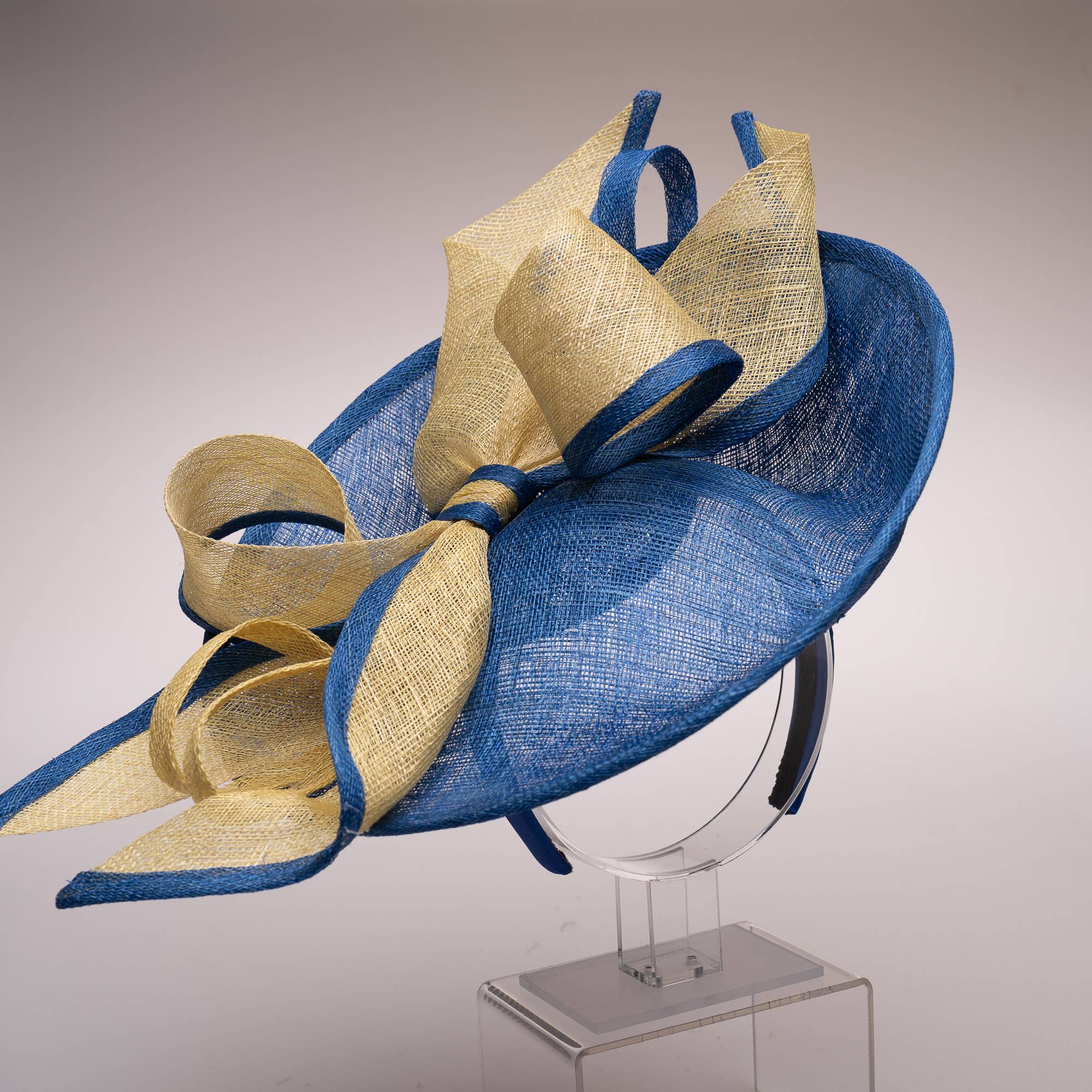 KaKyCo - Wholesale Fascinator Hat - Women's - Two Tone Bow On Top Of Sinamay Saucer Fascinator | 10208310