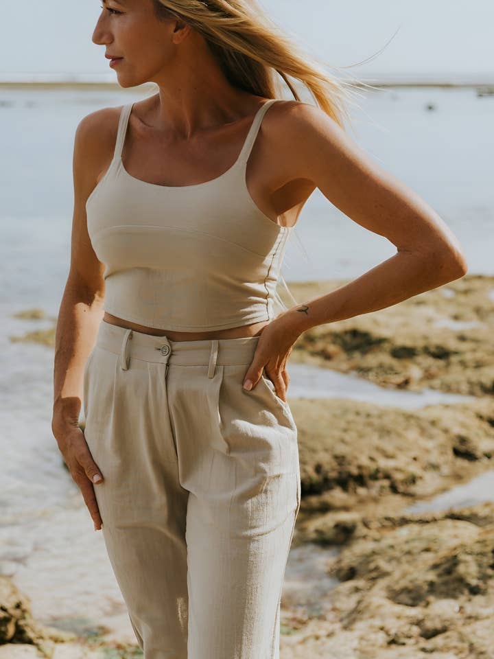 Island Luxe Natalie Crop en cuir naturel pour la vente par WALLIS AND JAZZ