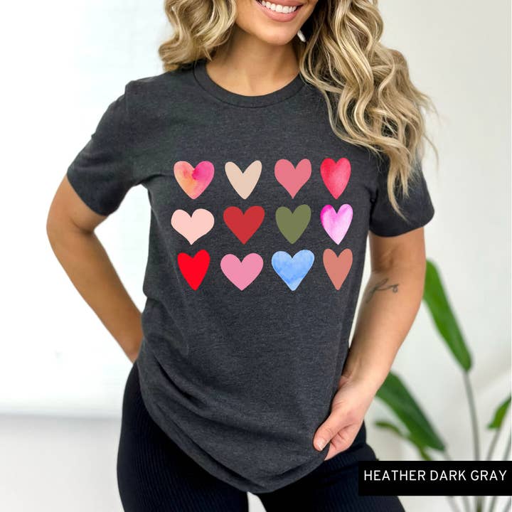 T-shirt met hart, shirt met hartjes, liefdesshirt, cadeautje voor vriendin voor wholesale door Rosie and Vi