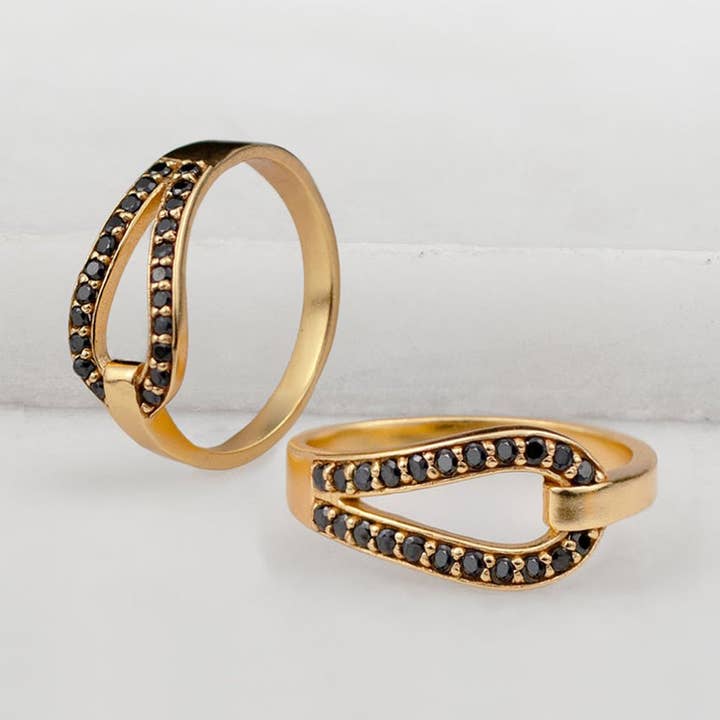 Levade - Black Moissanite Equestrian Horseshoe Ring in Gold for wholesale by URBAN-EQUESTRIAN