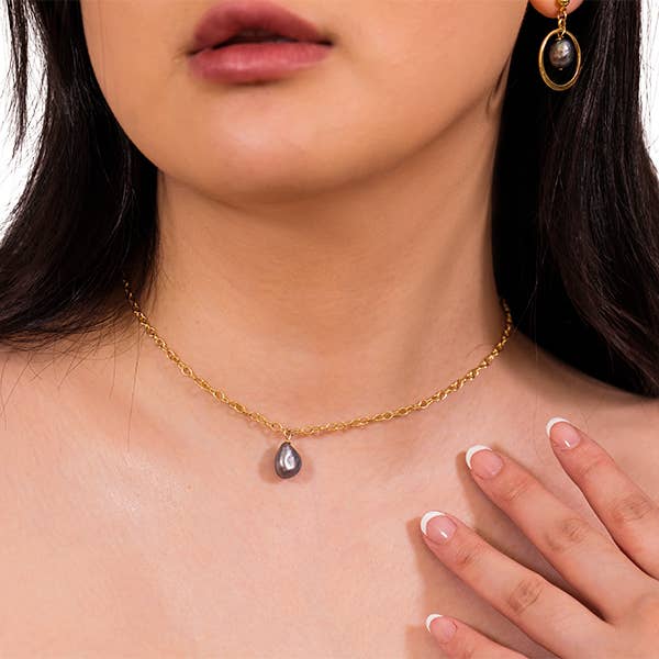 Montserrat New York - Wholesale Dangle earrings - The Girona Earrings in Tahitian Black Pearl3