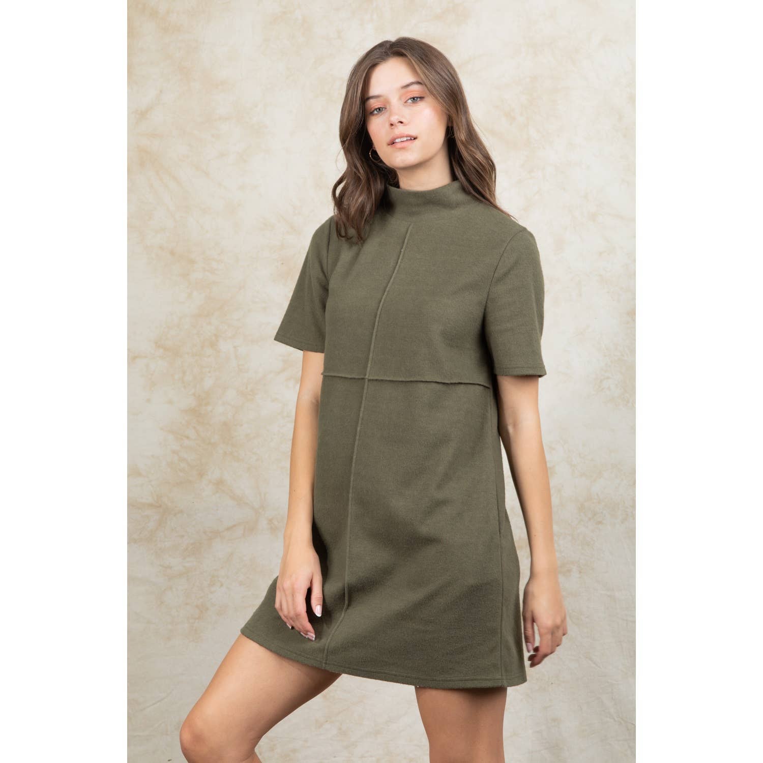 Apolline – Großhandel Kleid – Damen – Minikleid mit Stehkragen und Vordernaht7