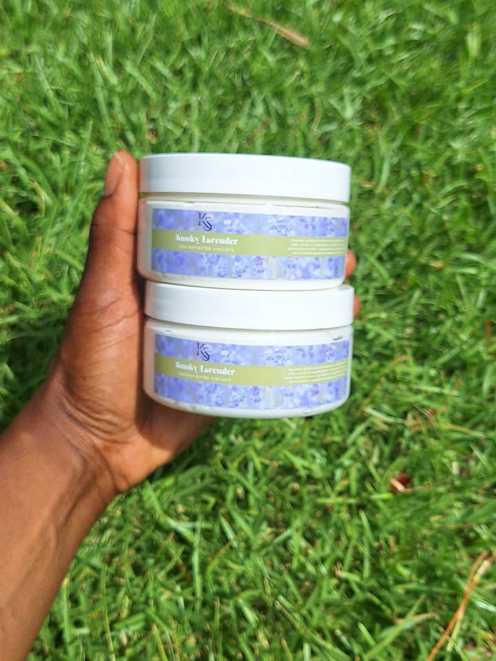 Rökig Lavendel Kroppssmör (8 oz) för wholesale av Kommon Scents Candle & Bath Co