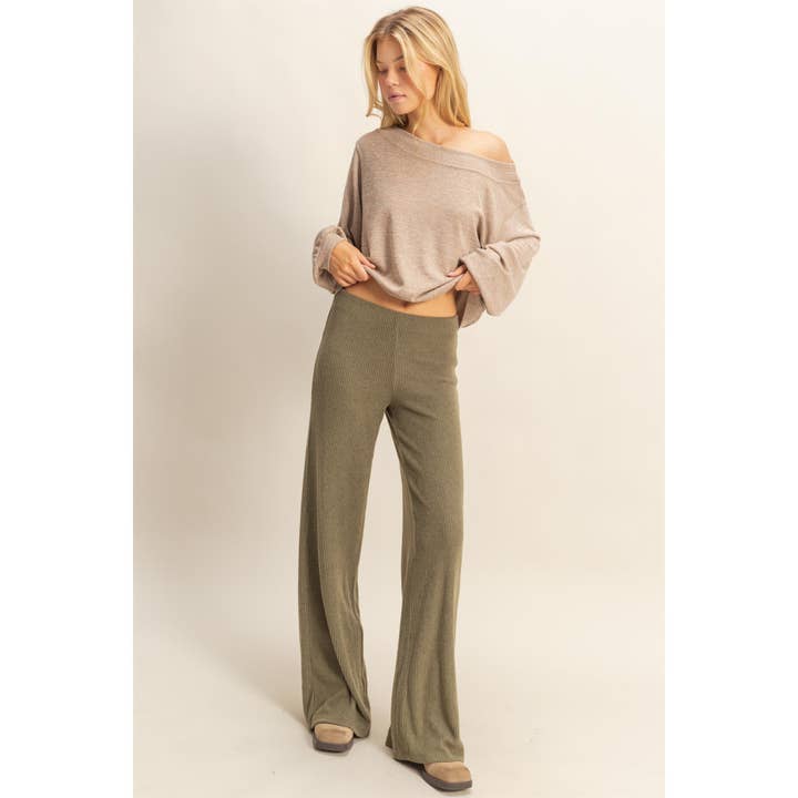 HYFVE – Großhandel Hose – Damen – Essentielle Strick-Schlaghose11