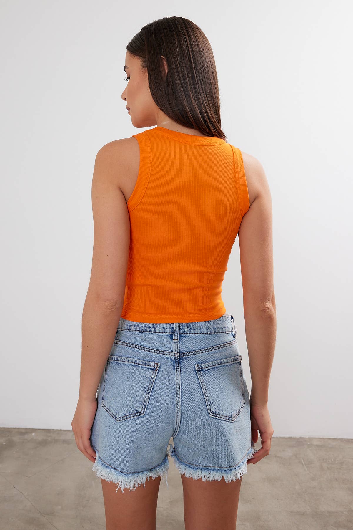 VAV NEW YORK - Wholesale Tank Top - Women's - Women's Crew Neck Tank Top Cropped Cotton Ribbed Tank Top9