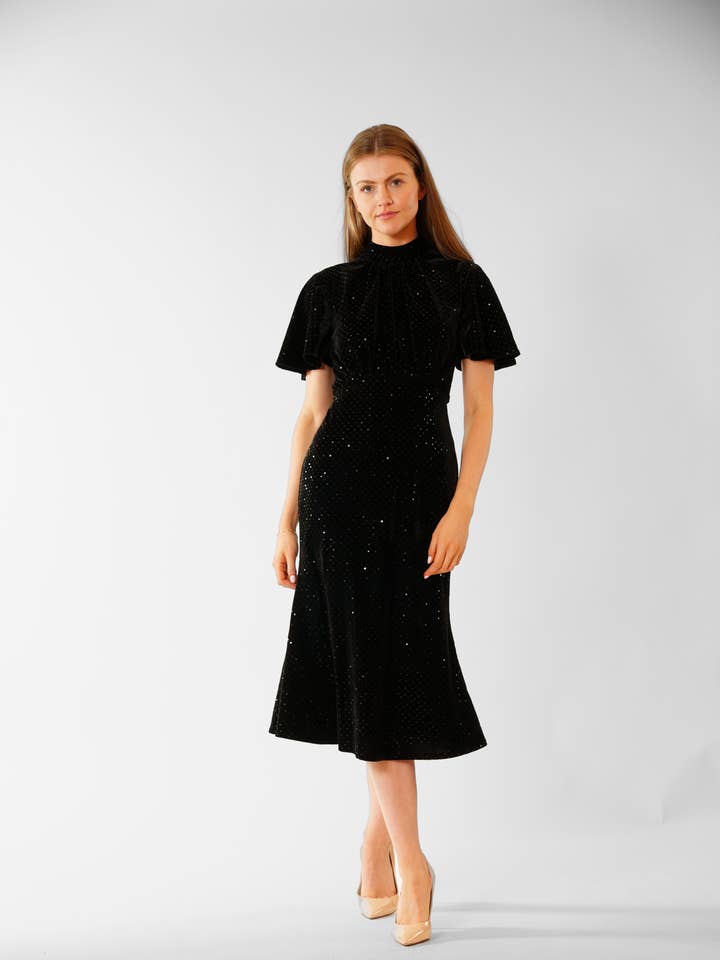 NAVY SHORT SLV MIDI DRESS W ROUCHED WAIST for wholesale on Faire0