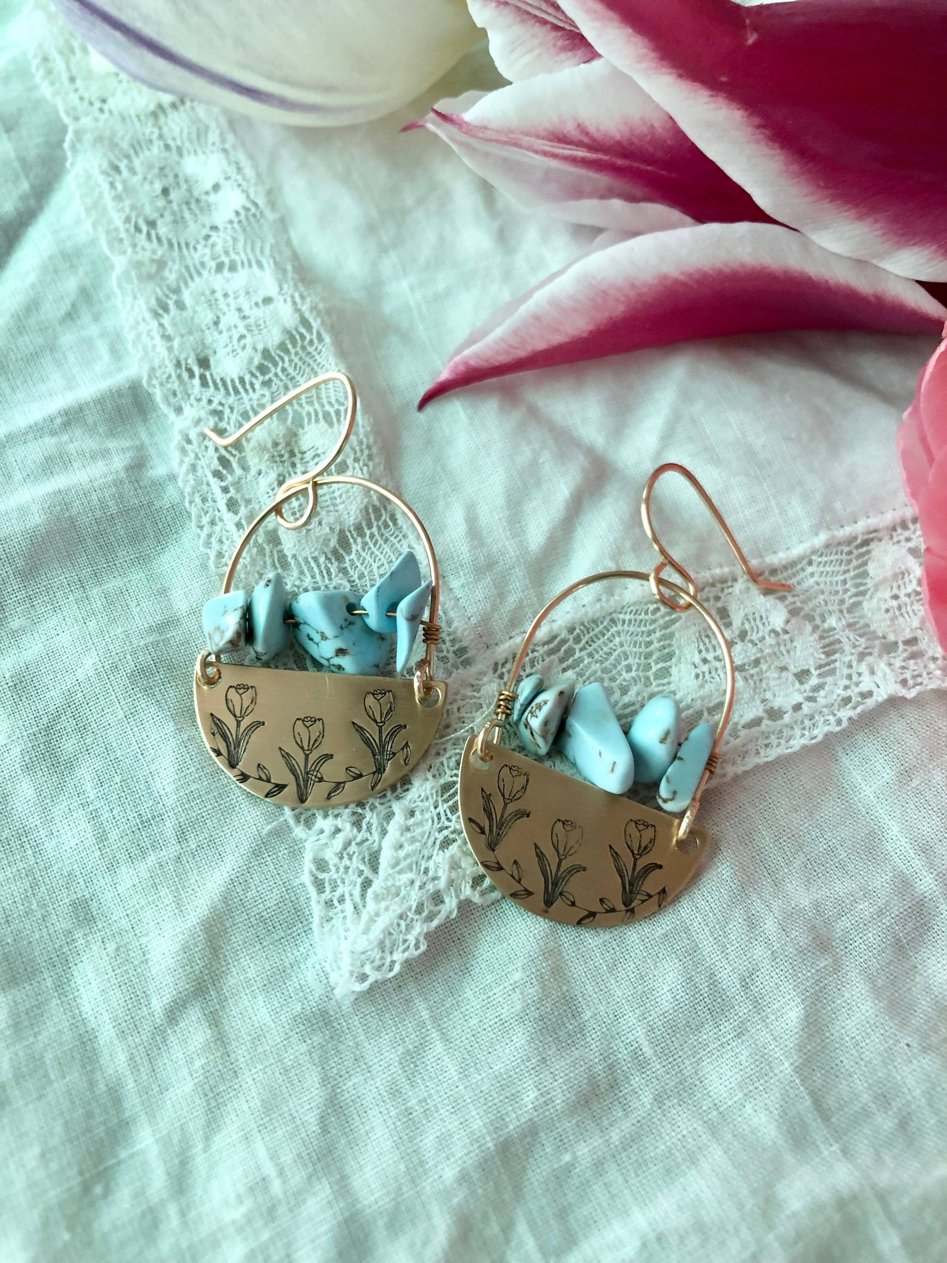 Rising Dawn Boutique – wholesale Dangle earrings – Brass stamped tulips and stone earrings