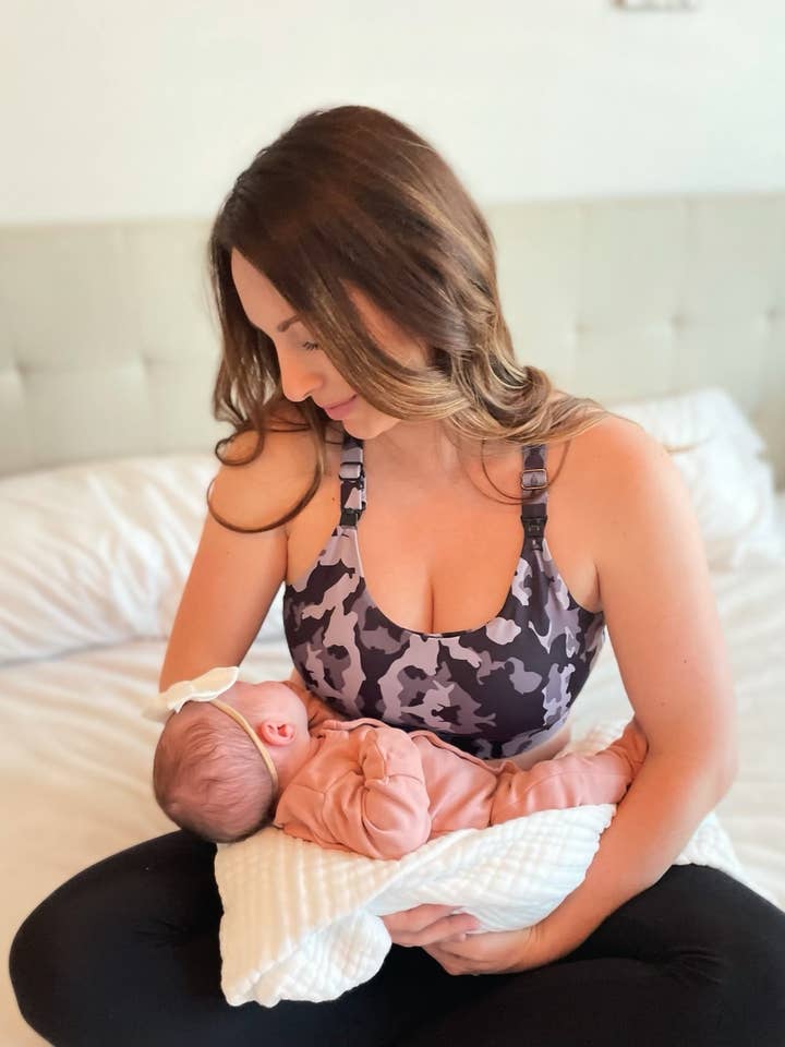 Dadbod Apparel – wholesale Amnings-BH - Mamma – Ultra Comfort Aktiv omvårdnad BH (svart Camo)