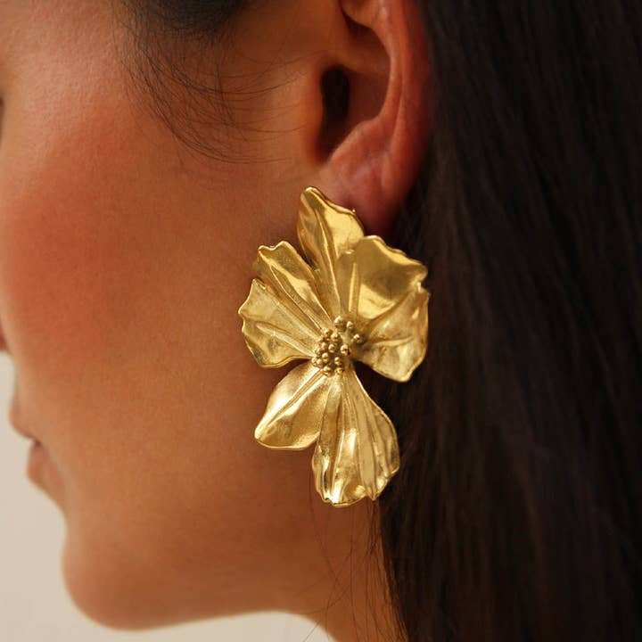 Caprice Paris - Wholesale Dangle Earrings - Vicky flower earrings Gold | Handmade in France