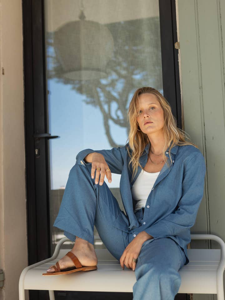 Överdimensionerad skjorta Simone i jeansblå för wholesale av LA JAZZ