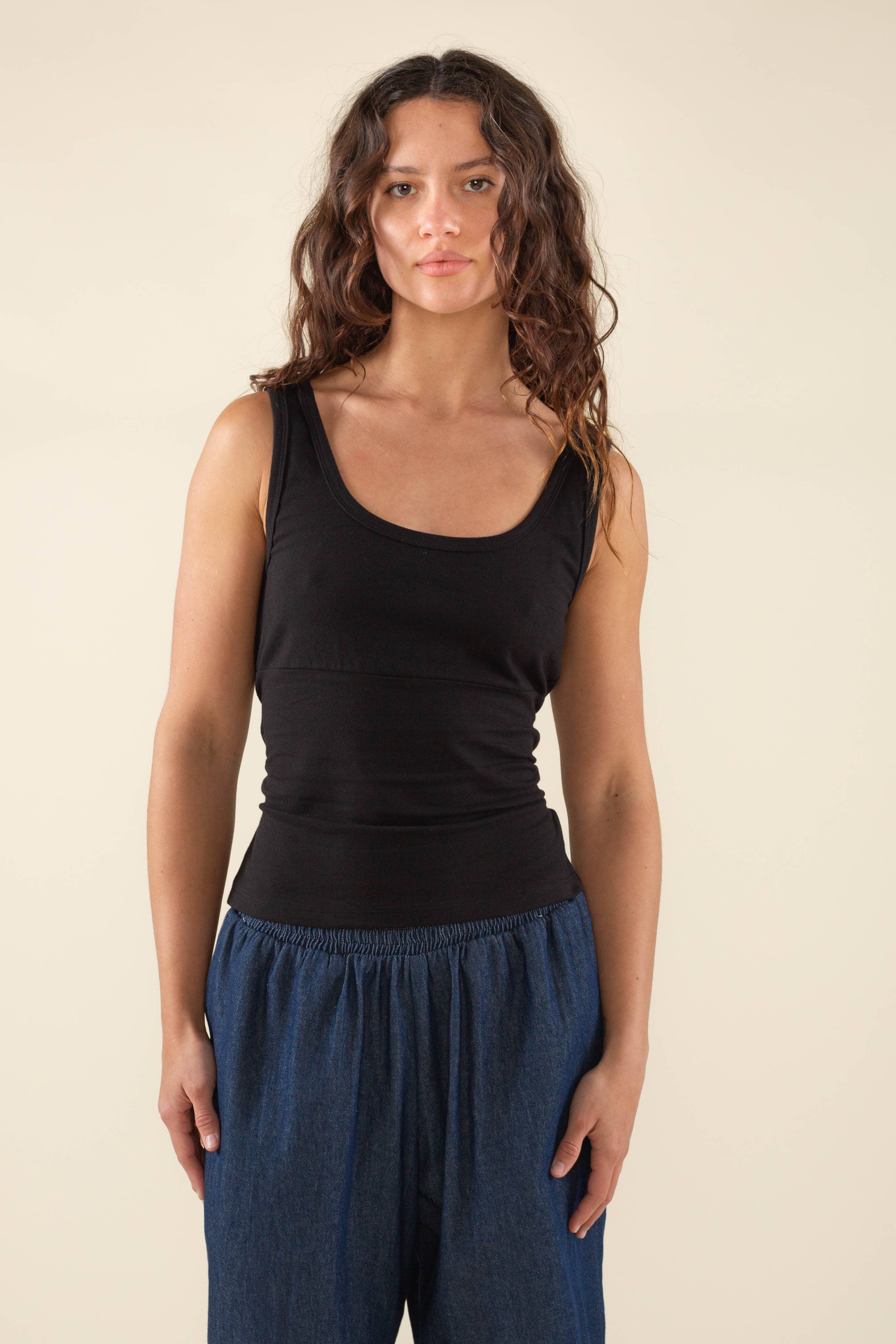 NLT – Tops – Mulher por atacado – Caris Top de Jersey com Laço nas Costas - Tamanho Grande1