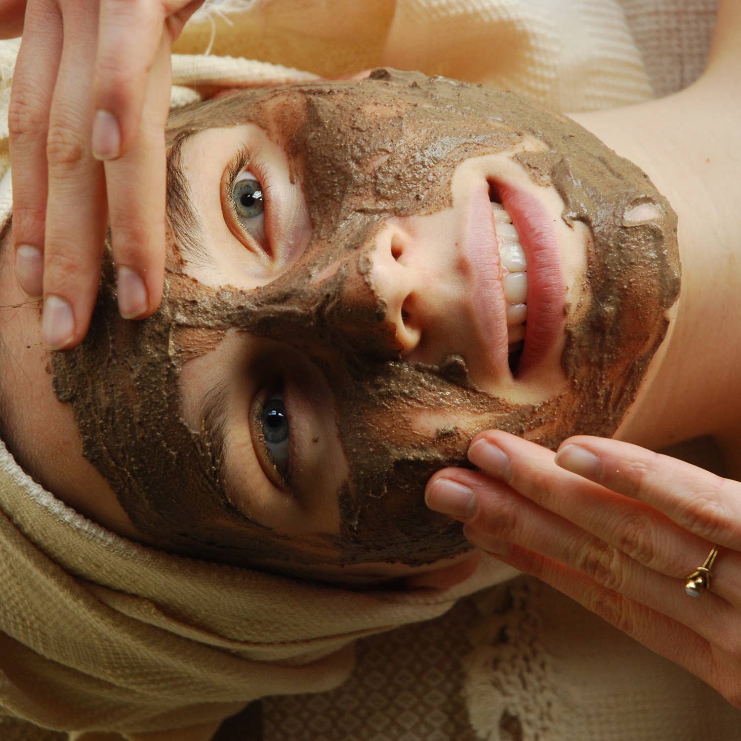 Karawan Authentic - Wholesale Body Scrub/Exfoliant - RHASSOUL CERTIFIED COSMOS NATURAL - 1 kg BULK FORMAT3