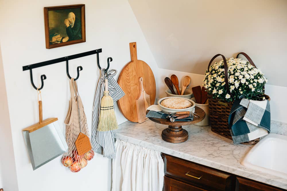 Millstream Home – wholesale Kitchen tool/gadget – The Leather Flyswatter5