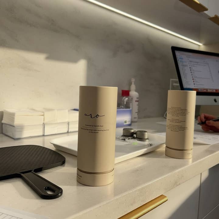 Aro - Wholesale Deodorant - Unisex - ARO Underarm Spray: The Only Glycolic Acid Spray Deodorant7