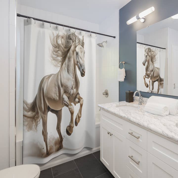 Rideau de douche Wild Horse, décoration de salle de bain sur le thème occidental, rideau de douche pour chevaux, cadeau pour cheval, décoration de bain de cheval, douche de cowgirl pour la vente par Outlaw Design Crafts and Gifts