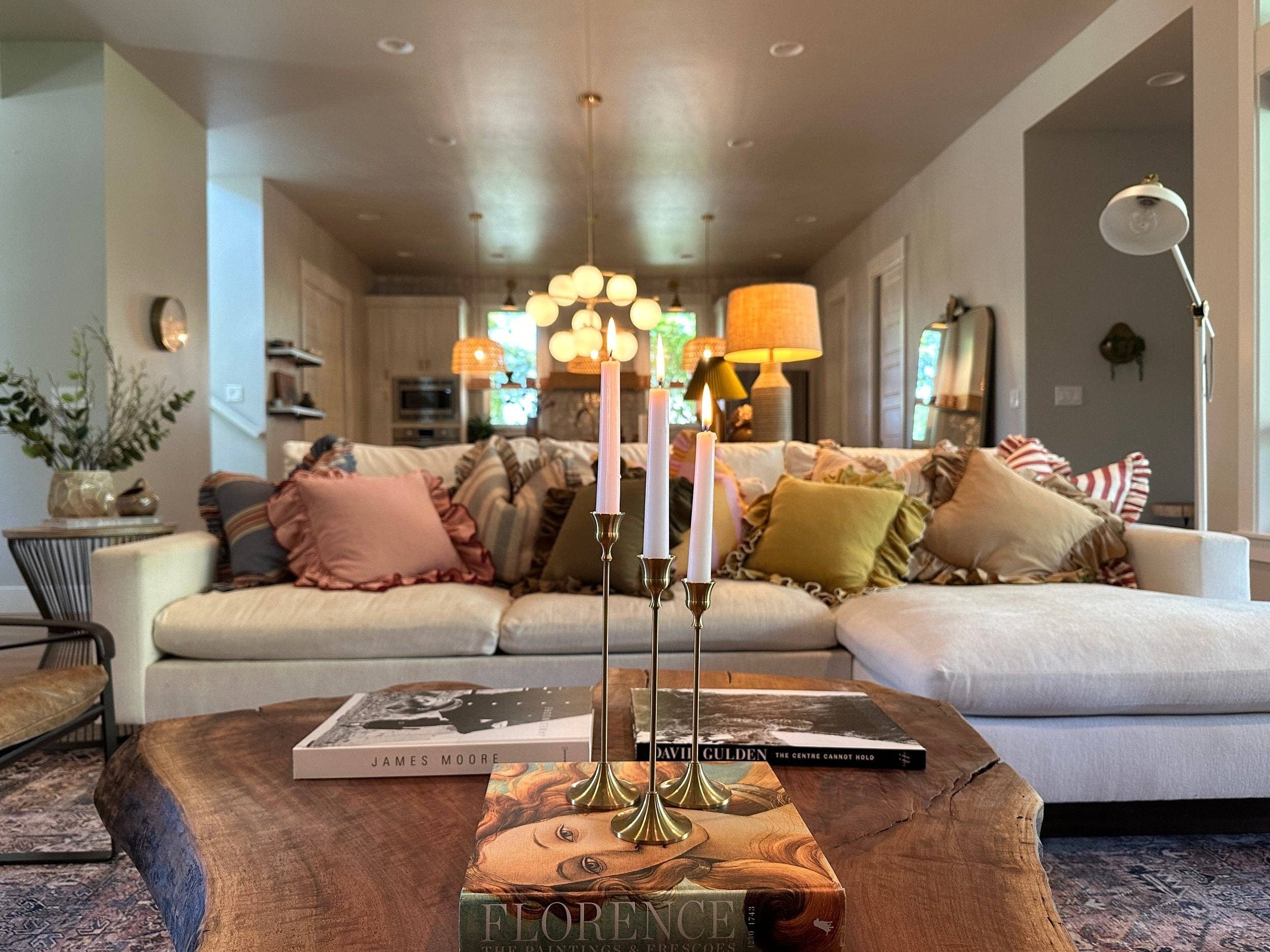 Rennah Collective – Großhandel Zierkissen – Kissenbezug aus Leinen mit Rüschen in Senfgelb2