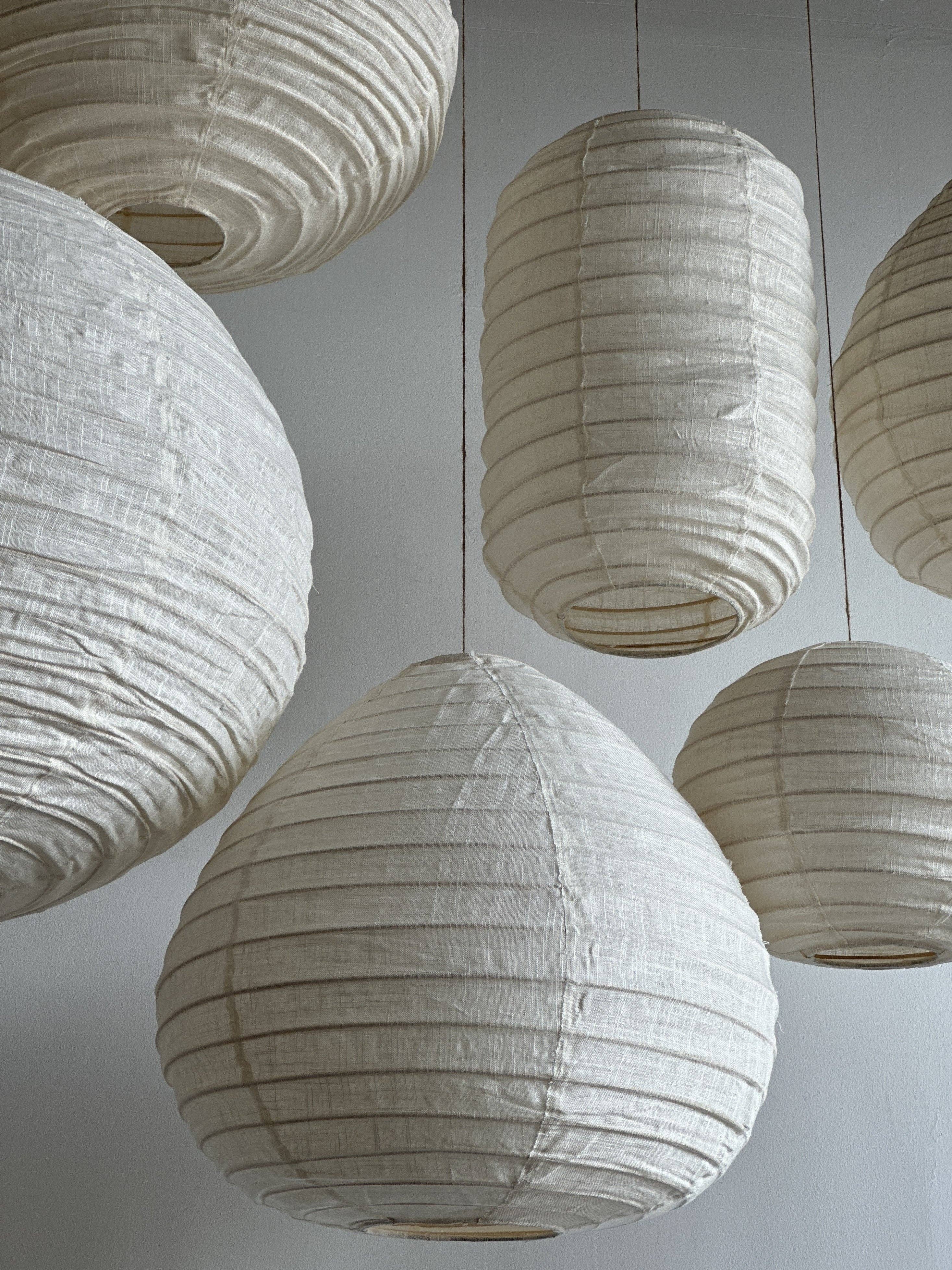 Office Objets - Wholesale Chandelier/Hanging Light - Large Japanese-style pendant light in natural rattan and linen, drop-shaped H55 D609