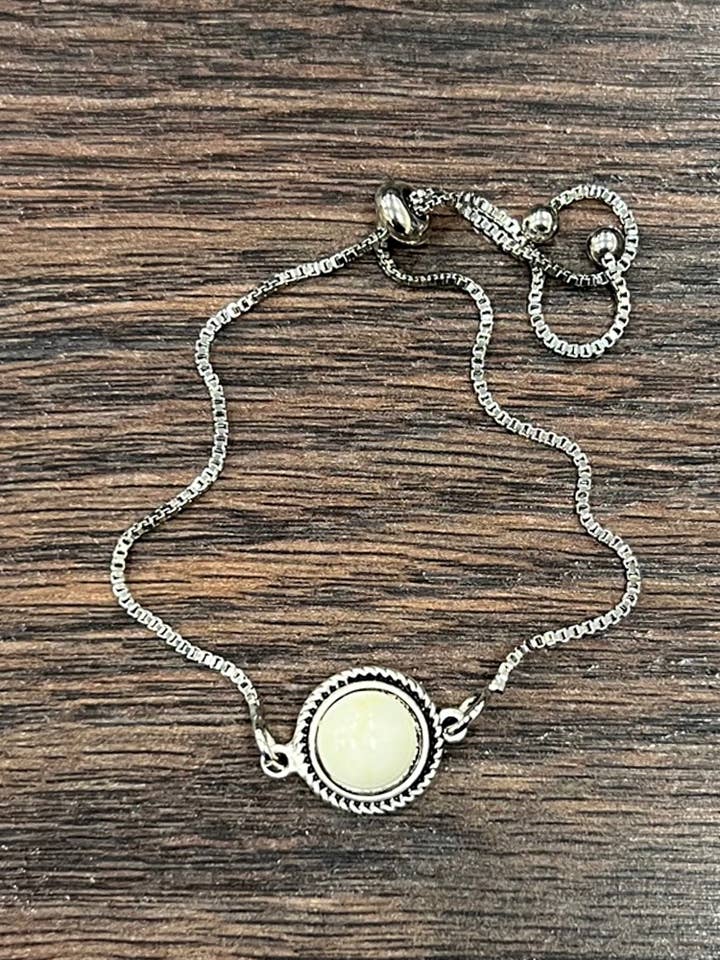 711437, Justerbar kedja i mässing, 10 mm vitt turkosarmband för wholesale av ISAC Trading Inc