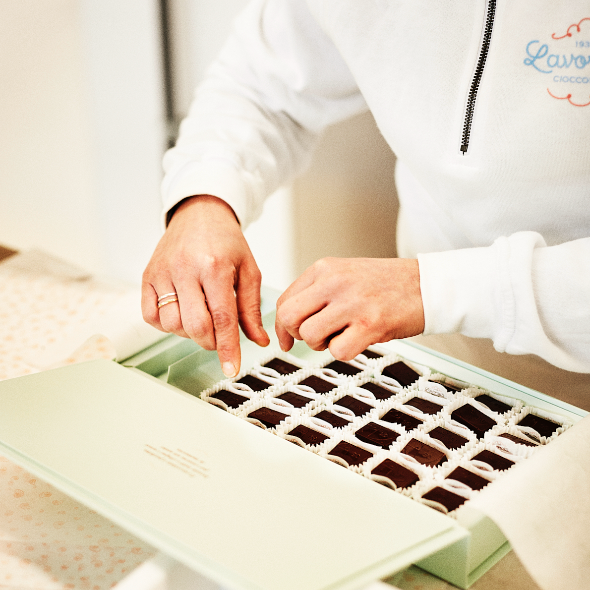 Cioccolato Lavoratti 1938 - Vendita all'ingrosso Confezioni di cioccolatini - Praline di cioccolato assortite 40 pezzi, chocolate box1