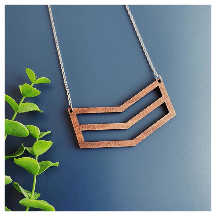 Colar de madeira - colar duplo Chevron por atacado de Emerald and Clay