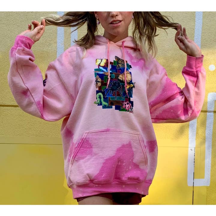 ”Teri & Friends” Pink Bleached Hoodie - Streetwear Hoodie för wholesale av Flow Era