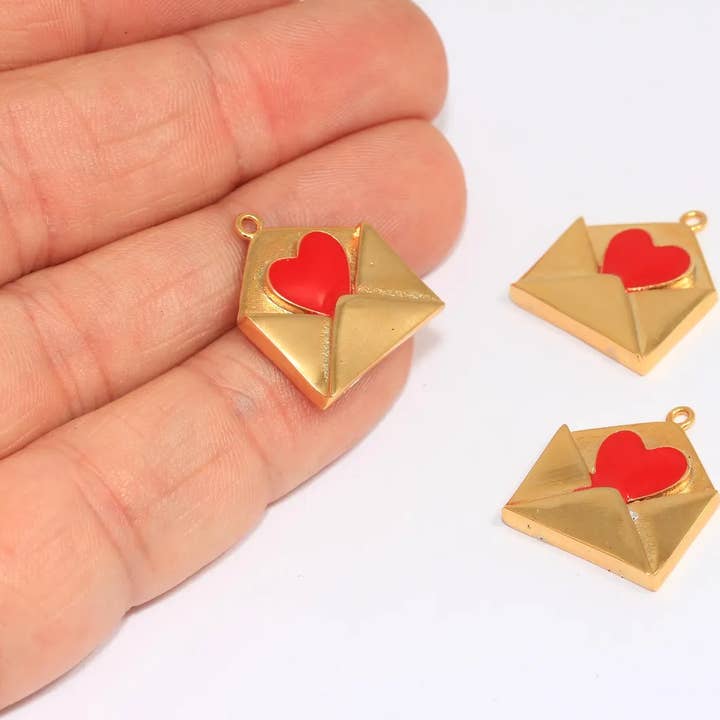 Charms Enveloppe d'Amour Cœur Doré Brillant 18mm 24k, XP116 pour la vente par QueenJewelryM