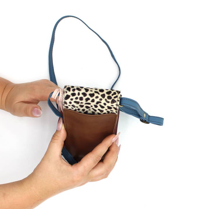 Soruka - Wholesale Phone Wallet - Women's - Erin Print · Phone bag