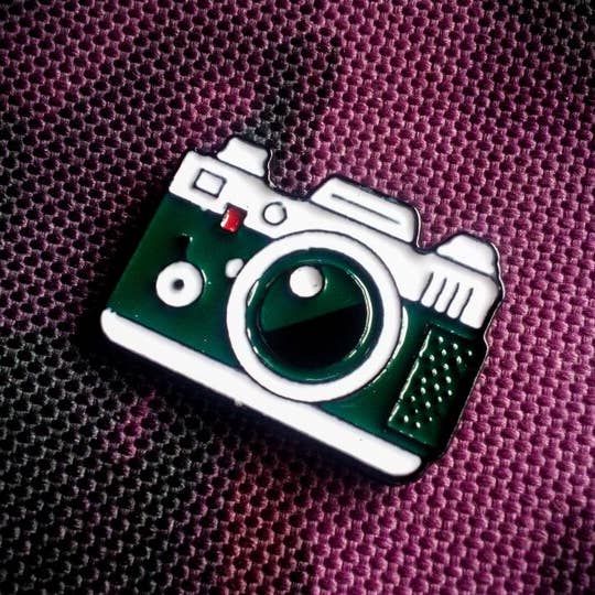 Magnifique Hearts - Wholesale Brooch - Cartoon Camera Brooch: Quirky European & American Photo Pin9