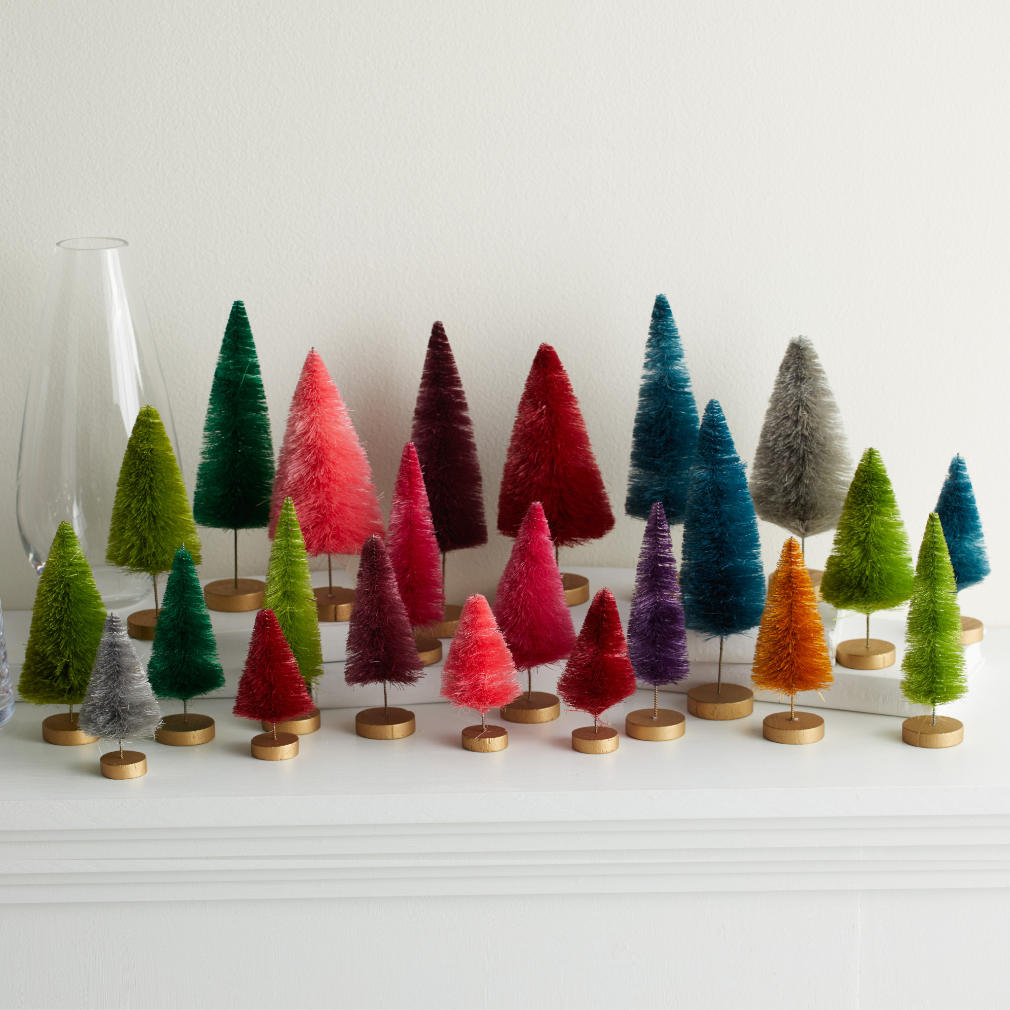 Your Heart's Content - Vente Décorations de table - Table de dessus teinte à la main avec des arbres en forme de brosse à bouteille, inspirée par la nature9