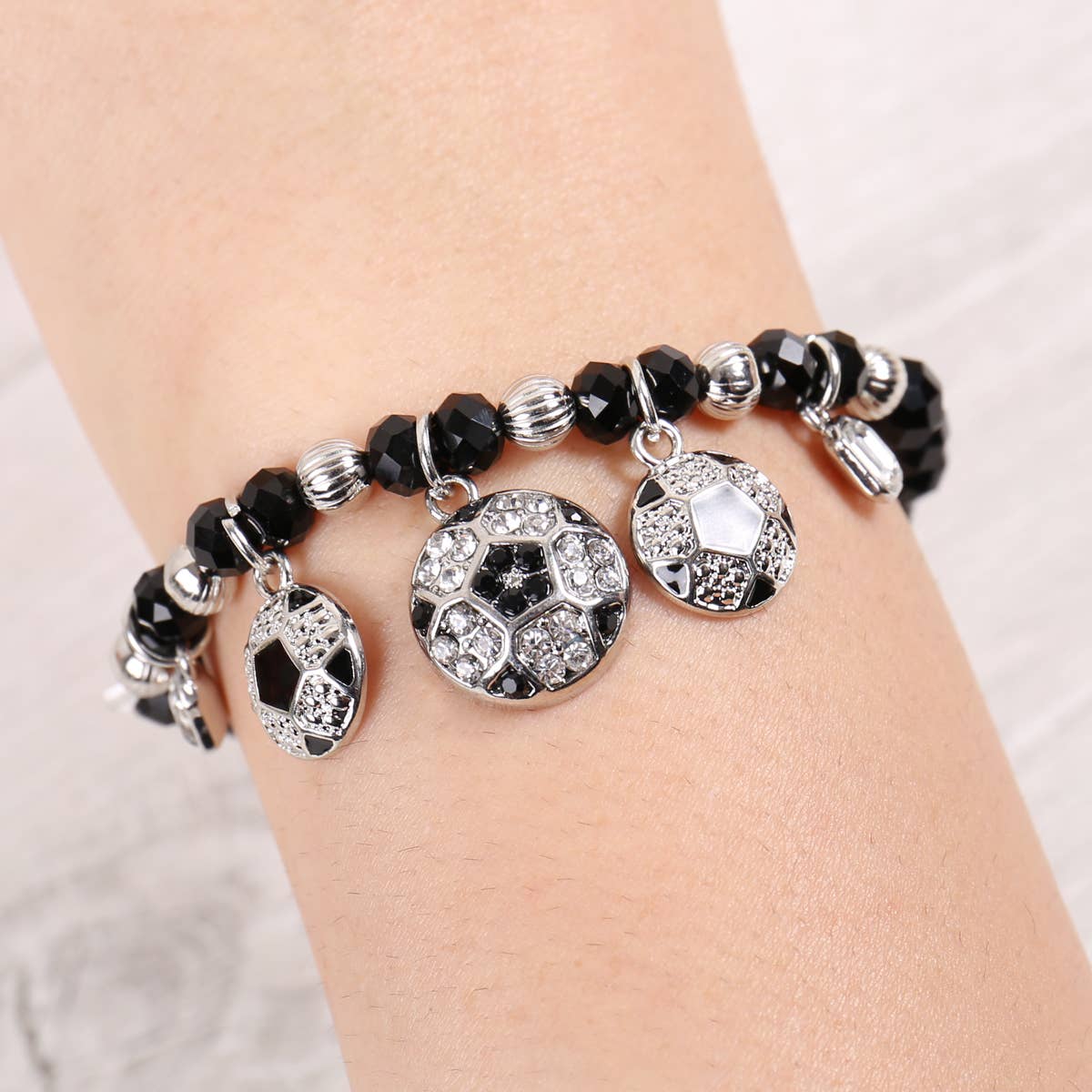 MYS Wholesale Inc - Vente Bracelets à breloques/pendentifs - Bracelet à breloques élégant en perles rondes pour femmes9