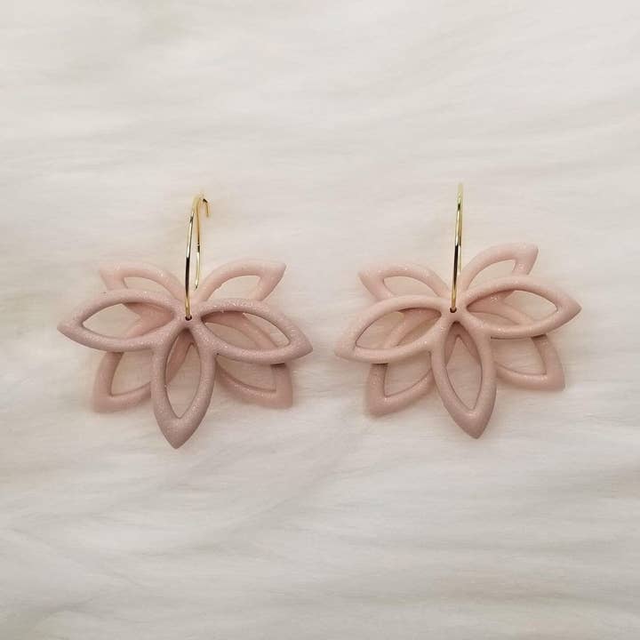 Tagliapasta per fiori unici in argilla per la vendita all'ingrosso da parte di Roussell Prints and Demand LLC